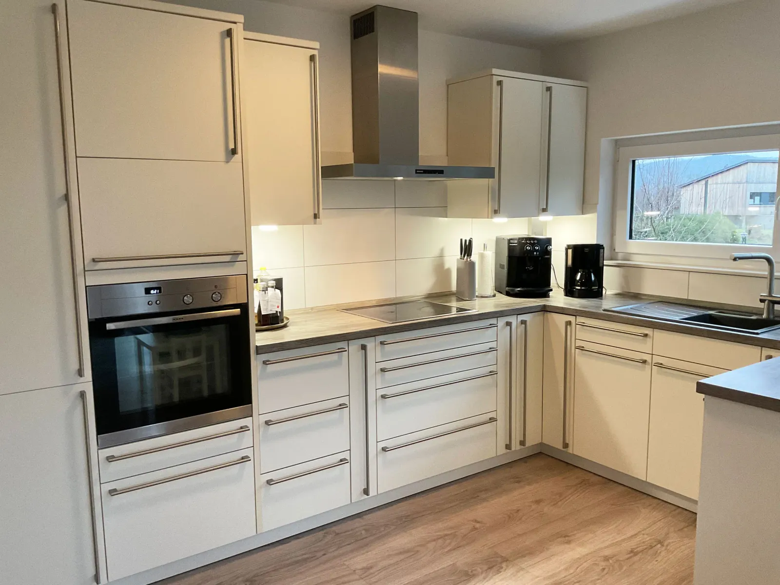 Licht und Raumplanung: So wirken beige Küchen optimal — Beige Küche 2026